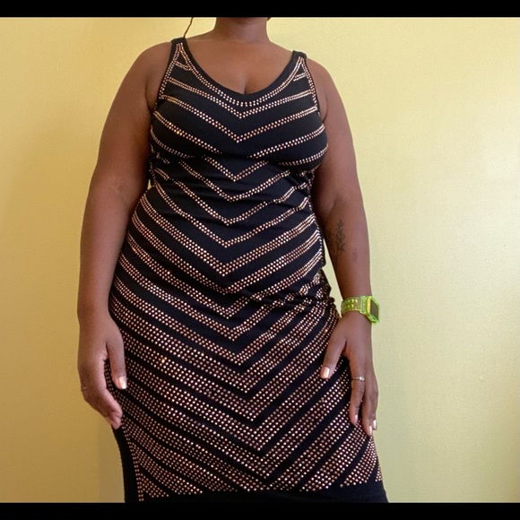 Black studded plus sized body con holiday dress - Picture 4 of 4